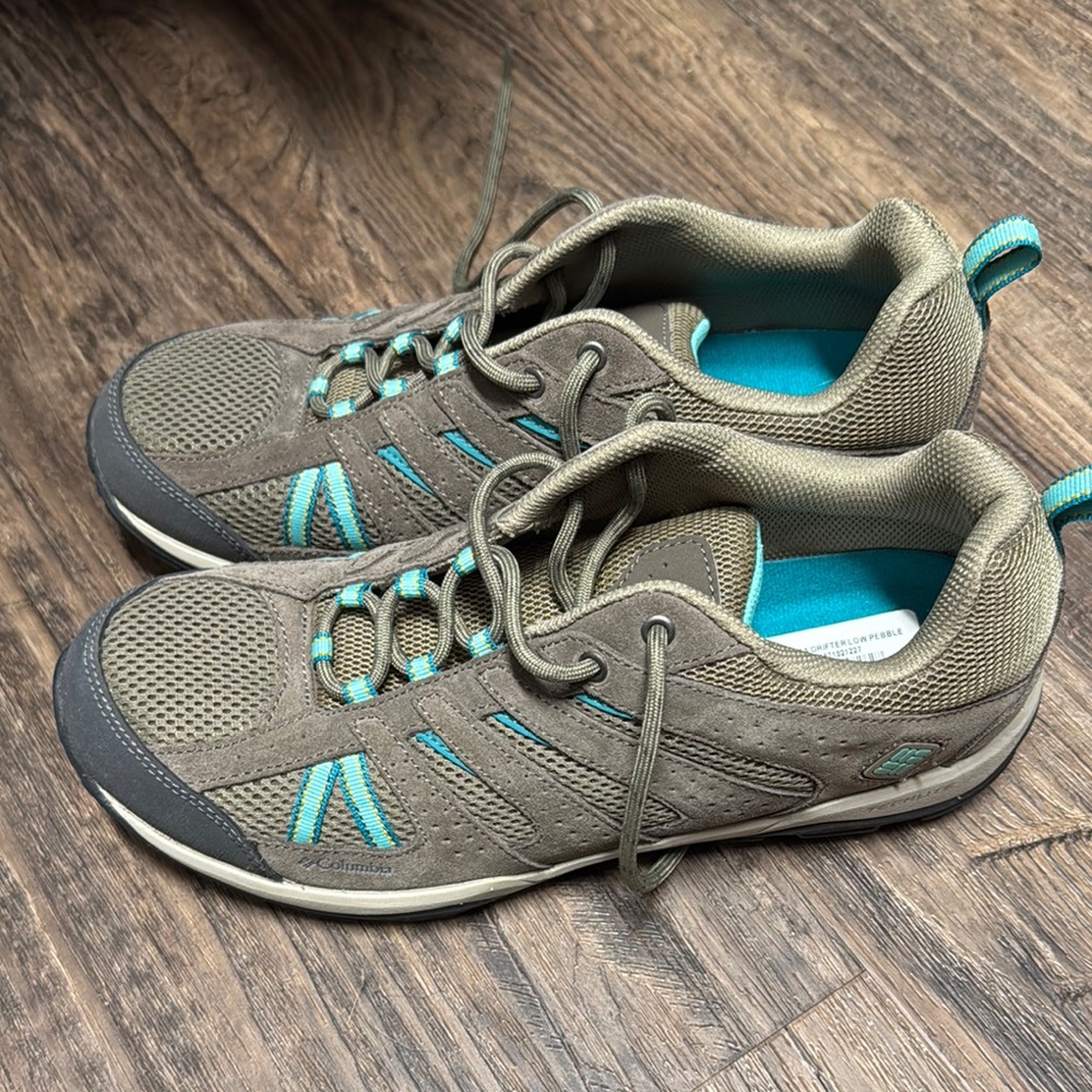 Columbia hiking shoes